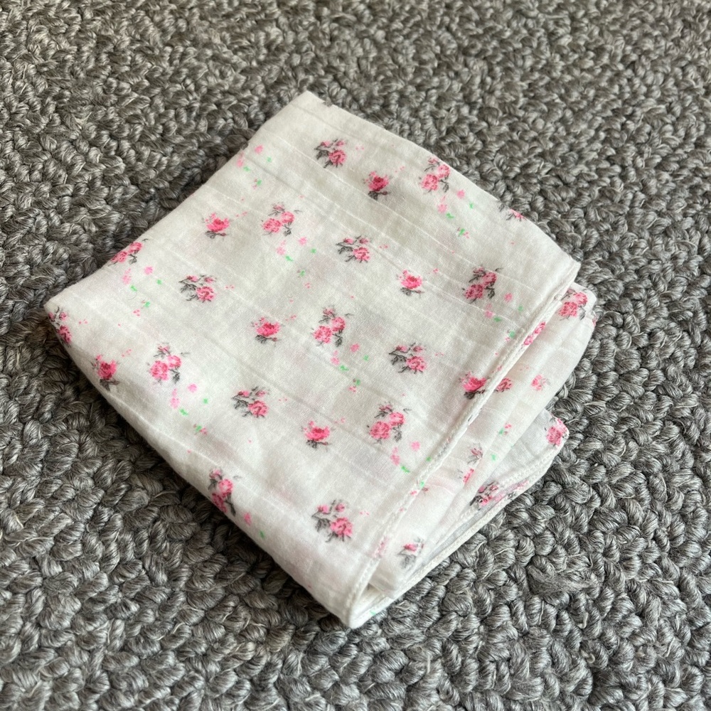 Bonpoint burp cloth